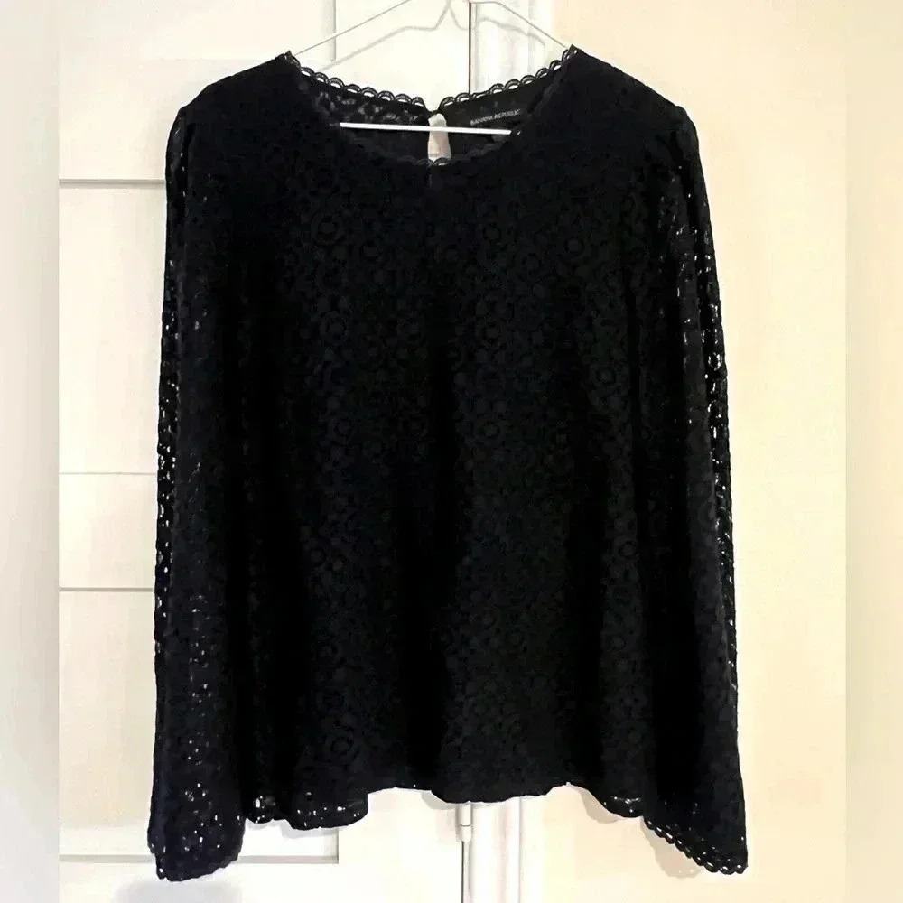 Banana Republic Navy Long Sleeve Eyelet Blouse Bell Sleeves Size Medium NWOT